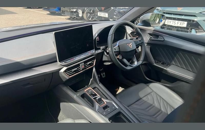 Used Cupra Leon VZ2 300 HP (220 kW) 2025 Graphite grey Hatchback