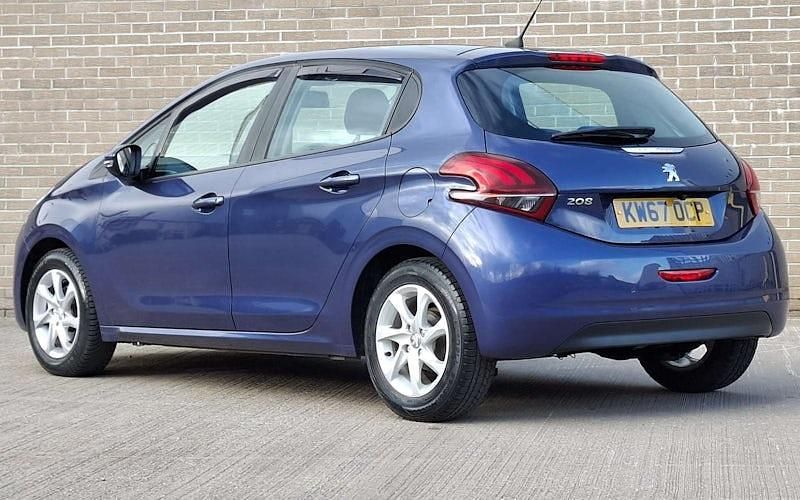 Used Peugeot 208 Active 82 HP (60 kW) 2018 Blue Hatchback