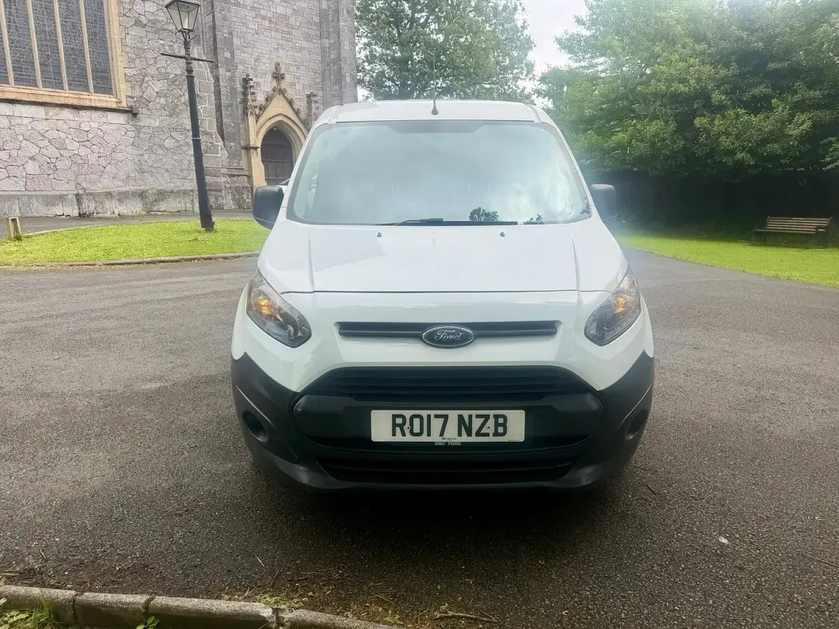 Used Ford Transit Connect 100 HP (73 kW) 2017 White MPV