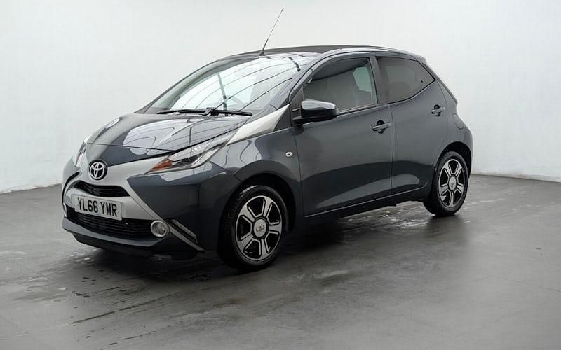 Used Toyota Aygo X-clusiv 69 HP (50 kW) 2016 Grey Hatchback