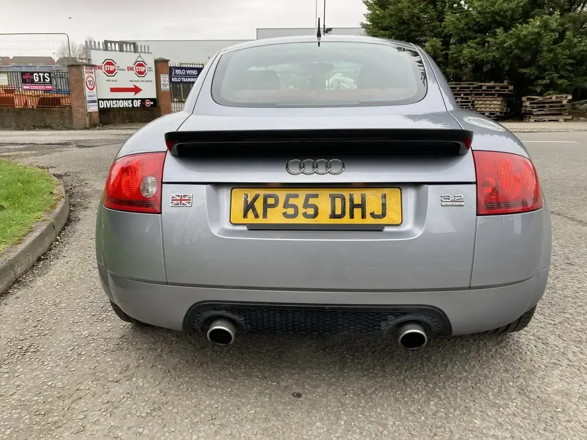 Used Audi TT 250 HP (183 kW) 2005 Silver Coupe