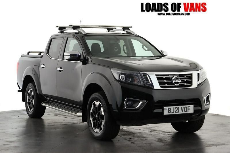Black Used 2021 Nissan Navara Tekna Pickup | £15,690 (Super price) - Image 1/4