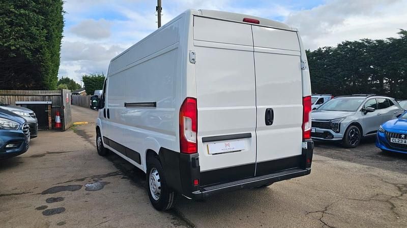 Used Citroën Relay 140 HP (102 kW) 2021 White Van