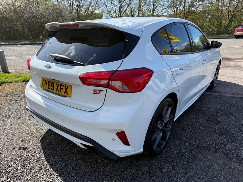 Used Ford Focus ST 280 HP (205 kW) 2020 White Hatchback