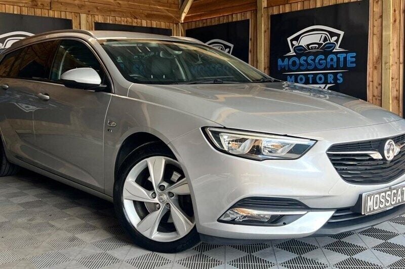 Silver Used 2017 Vauxhall Insignia SRi Estate | £5,995 (Good price) - Image 1/1