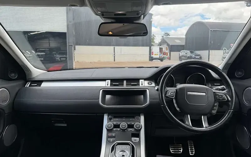 Used Land Rover Range Rover evoque HSE Dynamic 179 HP (131 kW) 2016 White SUV