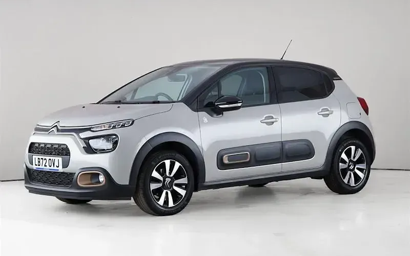 Used Citroën C3 PureTech 83 HP (61 kW) 2023 Beige Hatchback