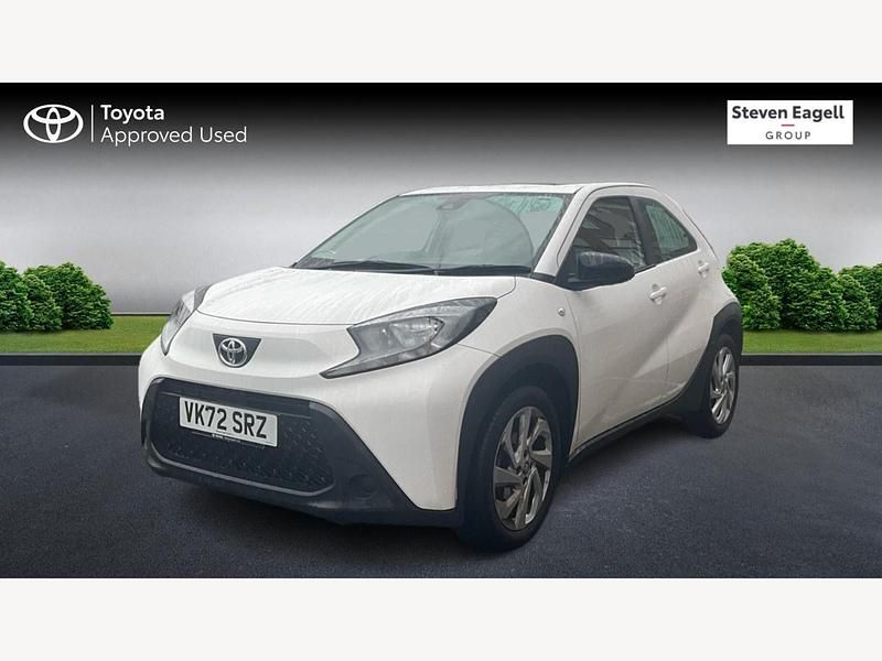 Used Toyota Aygo X PURE 2022 White SUV