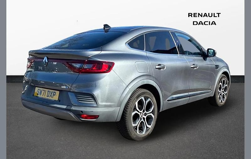 Used Renault Arkana Version S 142 HP (104 kW) 2021 Metallic grey  SUV