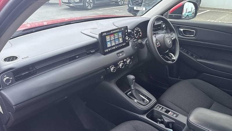 Used Honda HR-V Elegance 131 HP (96 kW) 2023 Red SUV