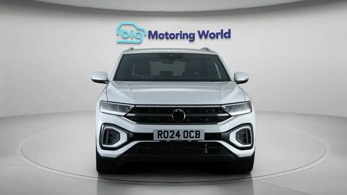 Used VW T-Roc R-line 150 HP (110 kW) 2024 White SUV