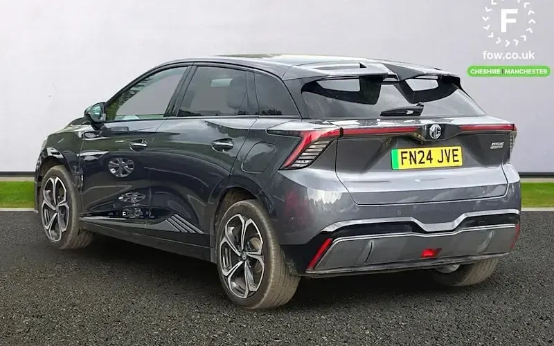 Używany MG MG4 EV 319 kW (435 KM) 2024 Szary Hatchback