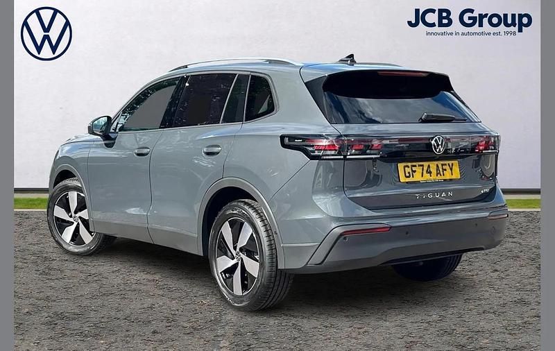 Używany VW Tiguan Match 148 KM (108 kW) 2024 Szary SUV