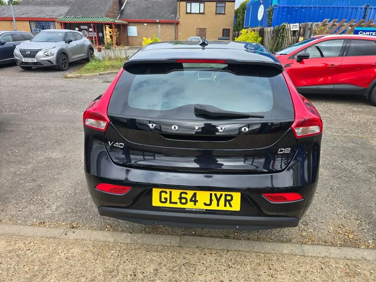 Used Volvo V40 SE Lux 115 HP (84 kW) 2014 Black Hatchback