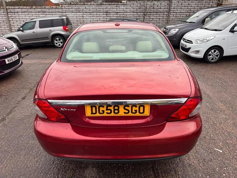 Used Jaguar X-type SE 143 HP (105 kW) 2008 Red Sedan