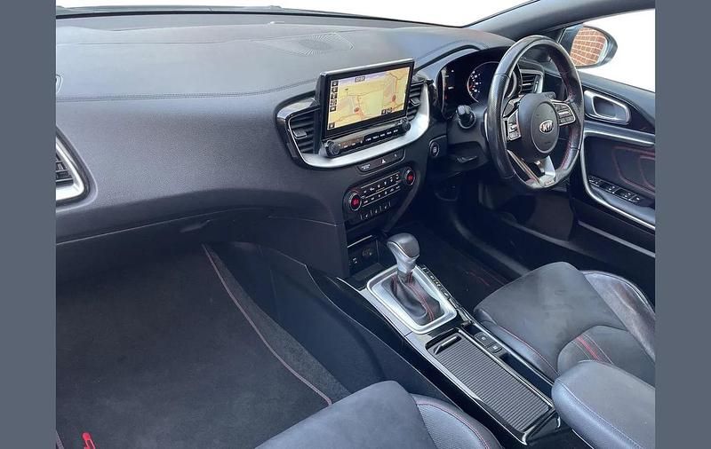 Used Kia ProCeed GT 200 HP (147 kW) 2020 White Estate