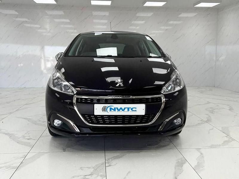 Used Peugeot 208 Allure Premium 82 HP (60 kW) 2018 Black Hatchback