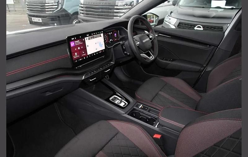 Used Skoda Octavia vRS 261 HP (191 kW) 2025 White Hatchback