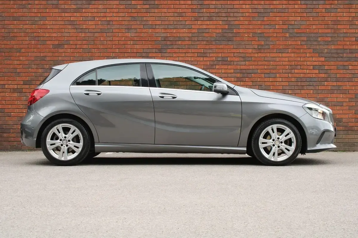 Used Mercedes A180 Executive 109 HP (80 kW) 2016 Grey Hatchback