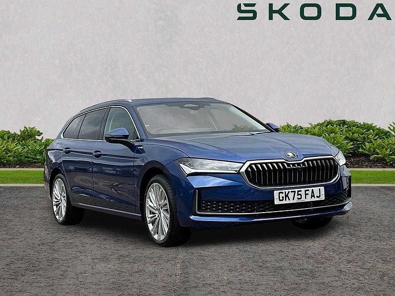 Used Skoda Superb LAURIN & KLEMENT 193 HP (141 kW) 2025 Blue Estate