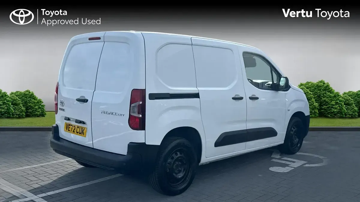 Used Toyota Proace City City 100 HP (73 kW) 2023 MPV