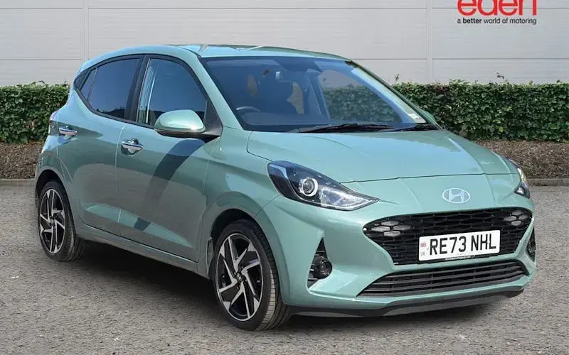 Used Hyundai i10 Premium 67 HP (49 kW) 2023 Hatchback