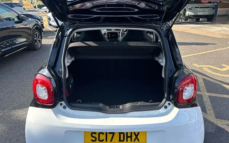 Used Smart ForFour Premium 71 HP (52 kW) 2019 Hatchback