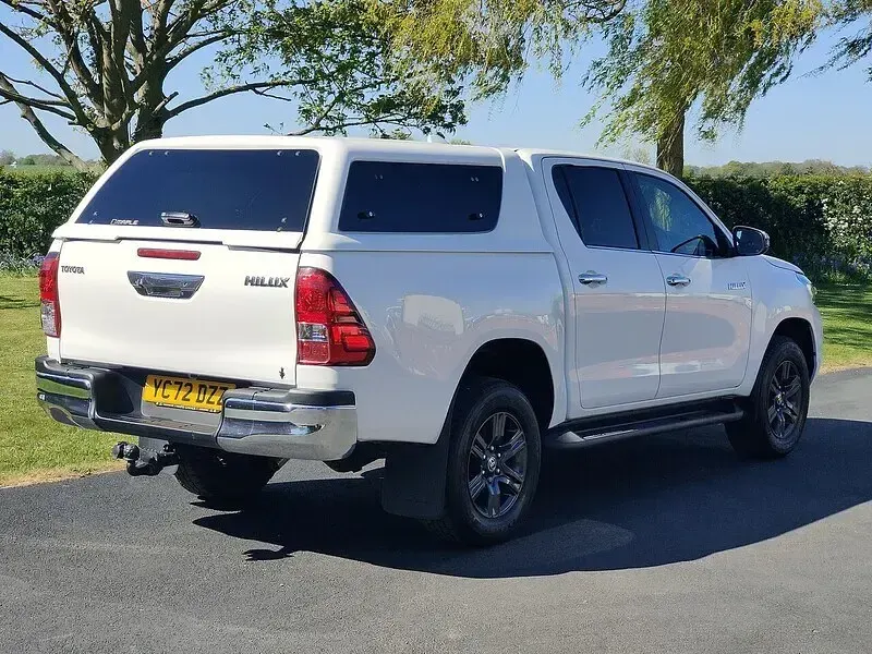 Używany Toyota HiLux 150 KM (110 kW) 2022 Biały Pickup