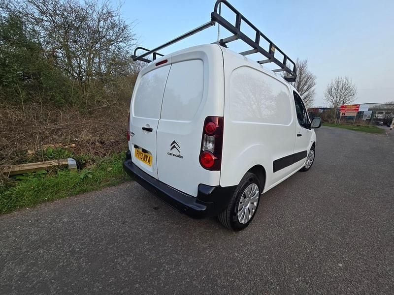 Used Citroën Berlingo 75 HP (55 kW) 2013 White MPV