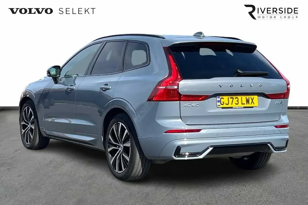 Second-hand Volvo XC60 Ultimate 250 CP (183 kW) 2023 Gri SUV