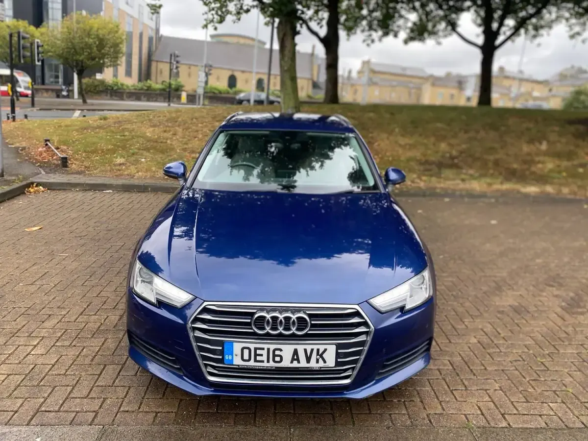 Used Audi A4 2016 Blue Estate