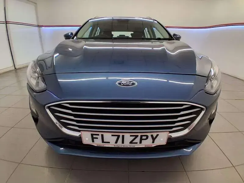 Used Ford Focus Zetec 85 HP (62 kW) 2021 Blue Estate