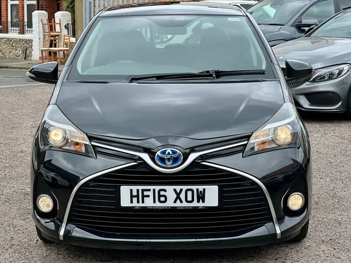 Used Toyota Yaris 101 HP (74 kW) 2016 Black Hatchback