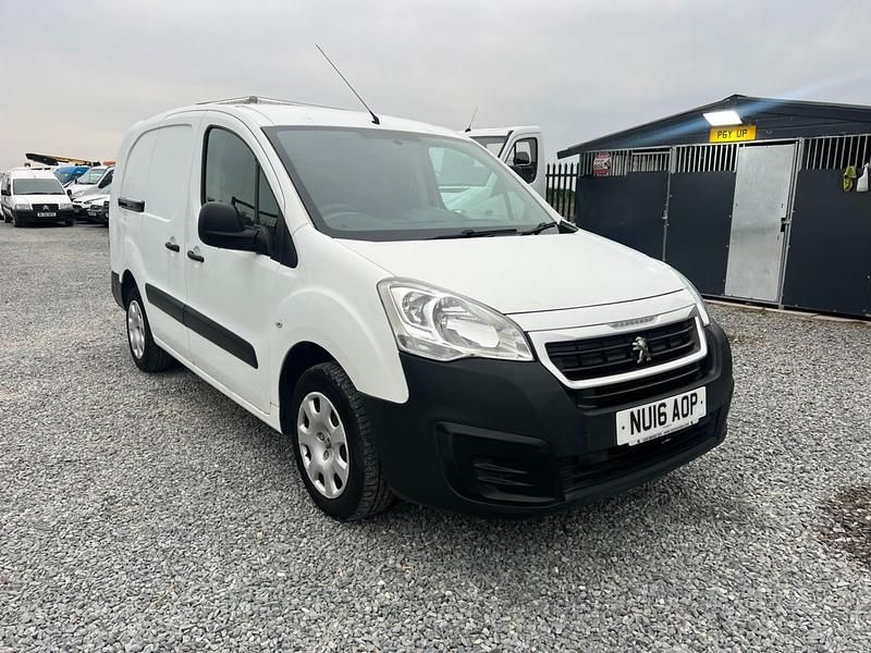 White Used 2016 Peugeot Partner S MPV | £3,895 (Fair price) - Image 1/4