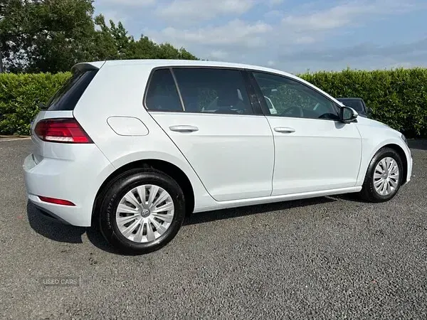 Used VW Golf VII S 115 HP (84 kW) 2018 Silver Hatchback