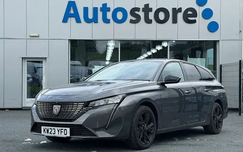 Used Peugeot 308 SW Allure Premium 131 HP (96 kW) 2023 Estate