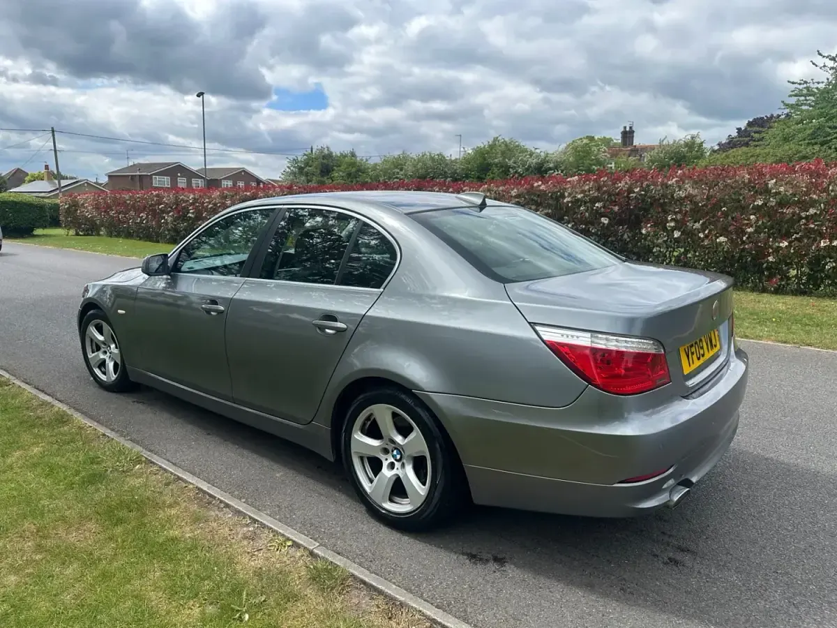 Używany BMW 520 177 KM (130 kW) 2009 Szary Sedan/Limuzyna