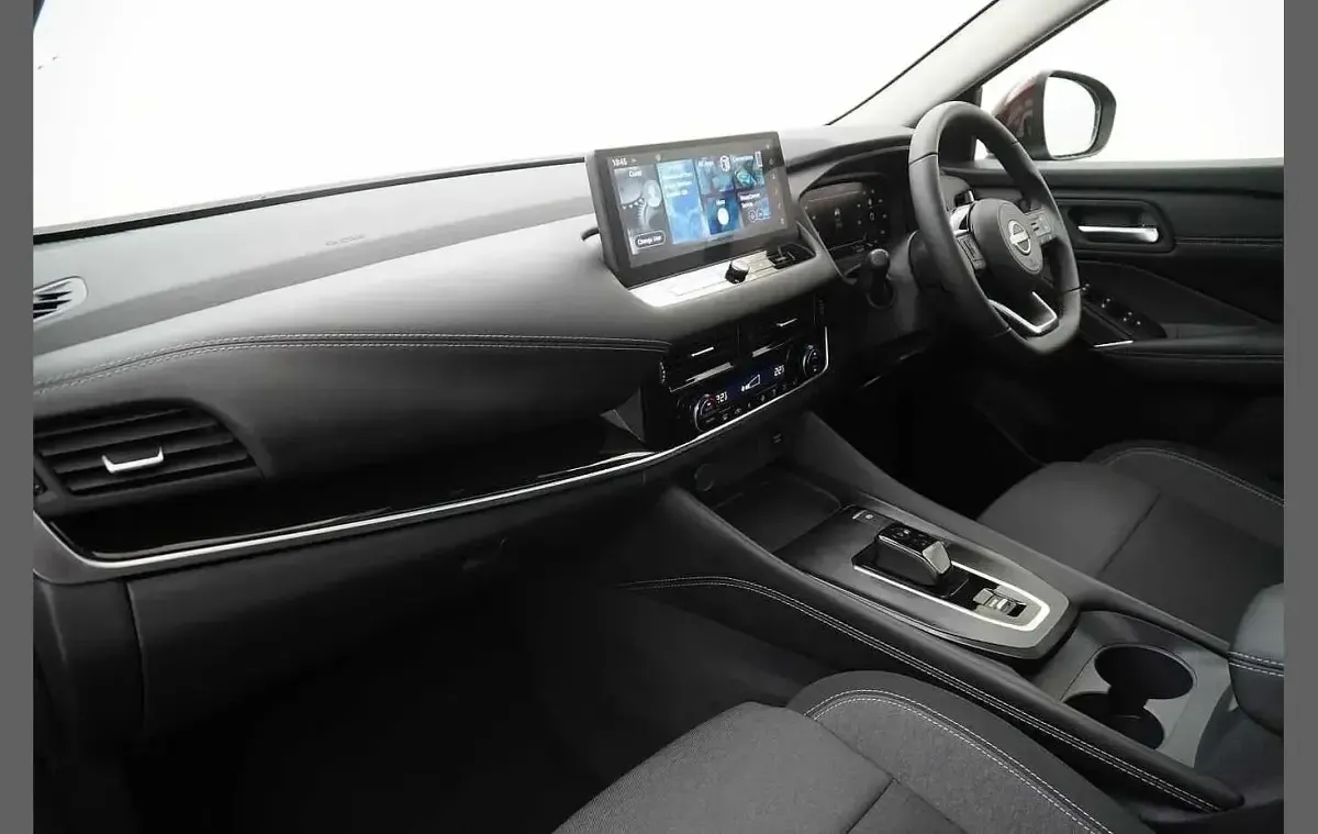 Used Nissan Qashqai N-Connecta 187 HP (137 kW) 2023 Red SUV