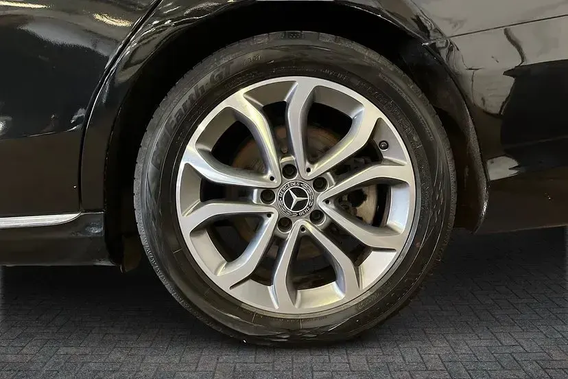 Used Mercedes C220 Premium Plus 168 HP (123 kW) 2017 Obsidian black Estate