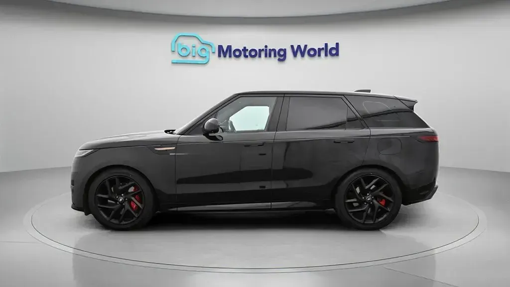 Second-hand Land Rover Range Rover Sport SE Dynamic 440 CP (323 kW) 2023 Negru SUV