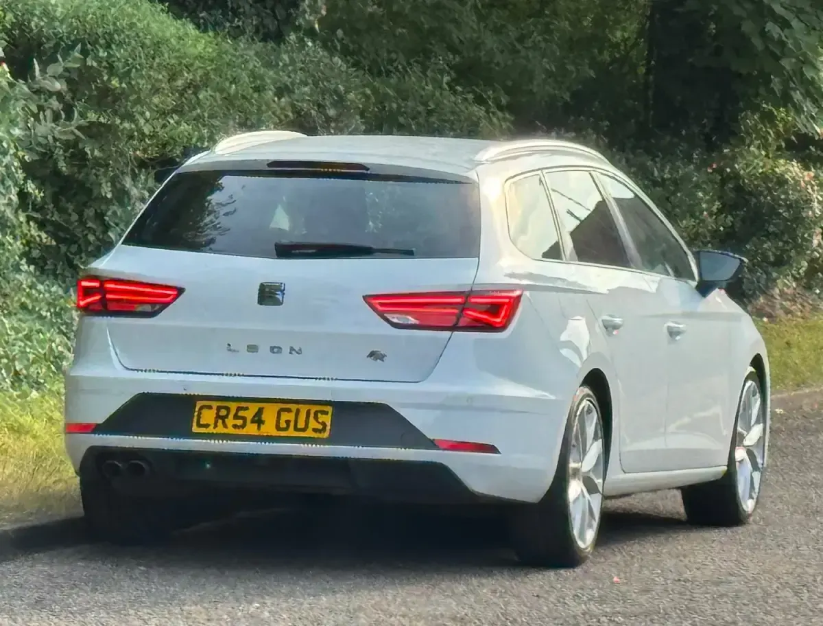 Used Seat Leon FR 180 HP (132 kW) 2018 White Estate