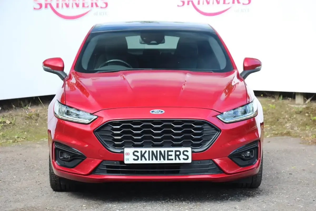Used Ford Mondeo ST-Line 190 HP (139 kW) 2022 Red Hatchback