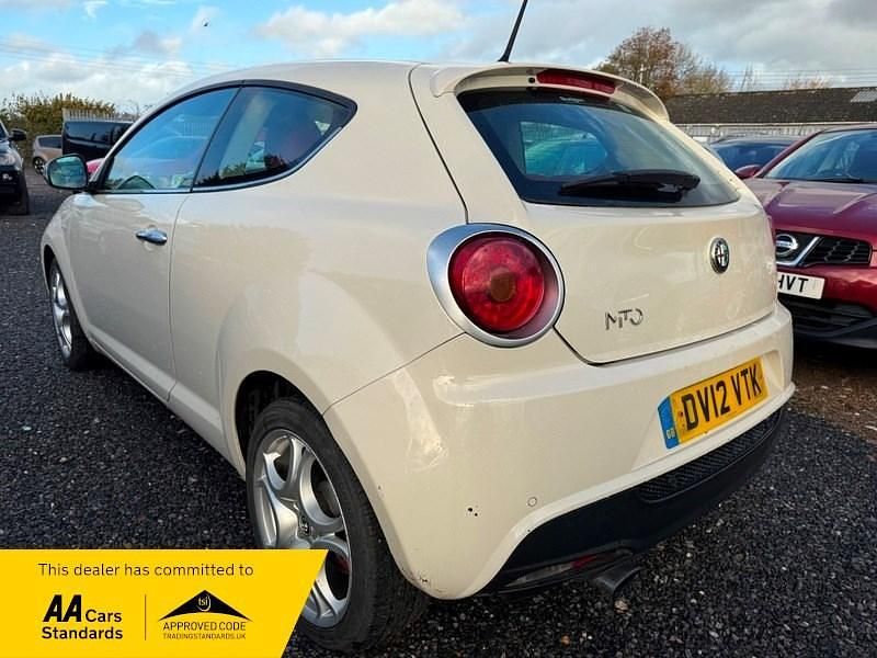 Used Alfa Romeo MiTo Distinctive 135 HP (99 kW) 2012 White Hatchback