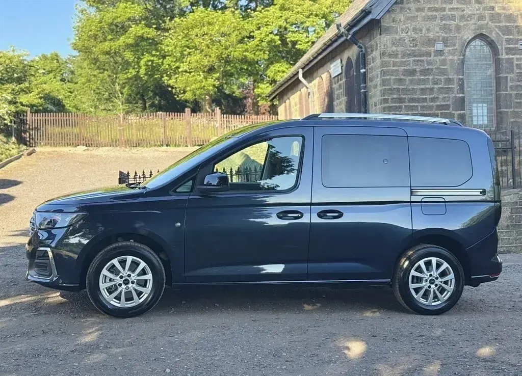 Used Ford Tourneo Connect Titanium 2023 Blue MPV