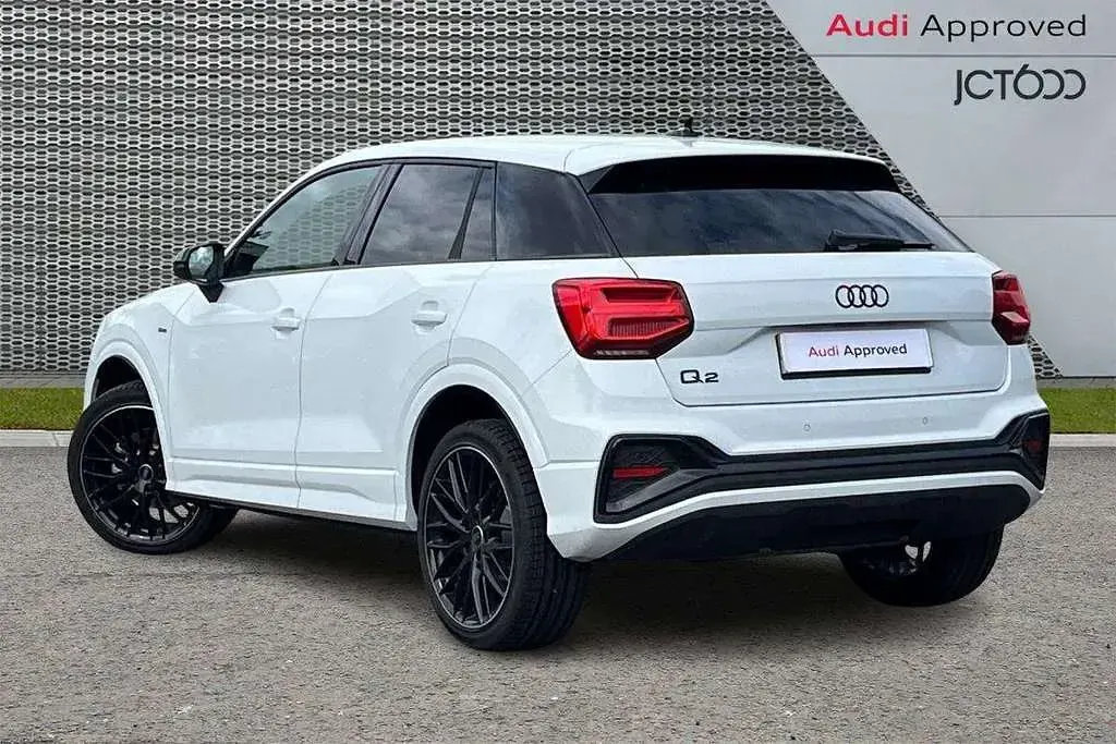Used Audi Q2 Black Edition 147 HP (108 kW) 2026 White SUV