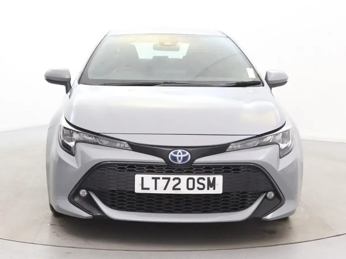 Usado Toyota Corolla 2022 Gris Utilitario