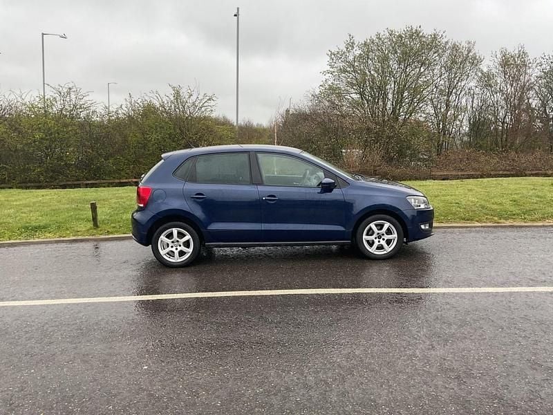 Used VW Polo 70 HP (51 kW) 2010 Blue Hatchback