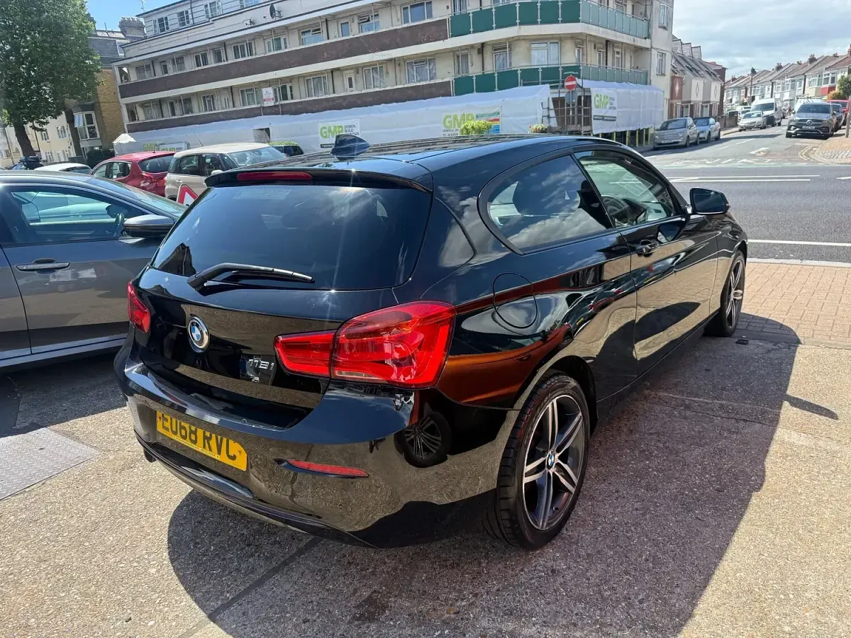 Used BMW 118 Sport Line 136 HP (100 kW) 2018 Black Hatchback
