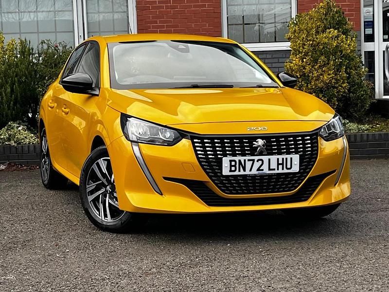 Used Peugeot 208 Allure+ 99 HP (72 kW) 2023 Yellow Hatchback