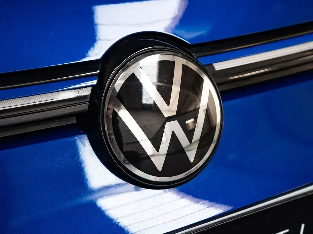 Used VW Golf VIII R 320 HP (235 kW) 2022 Blue Hatchback